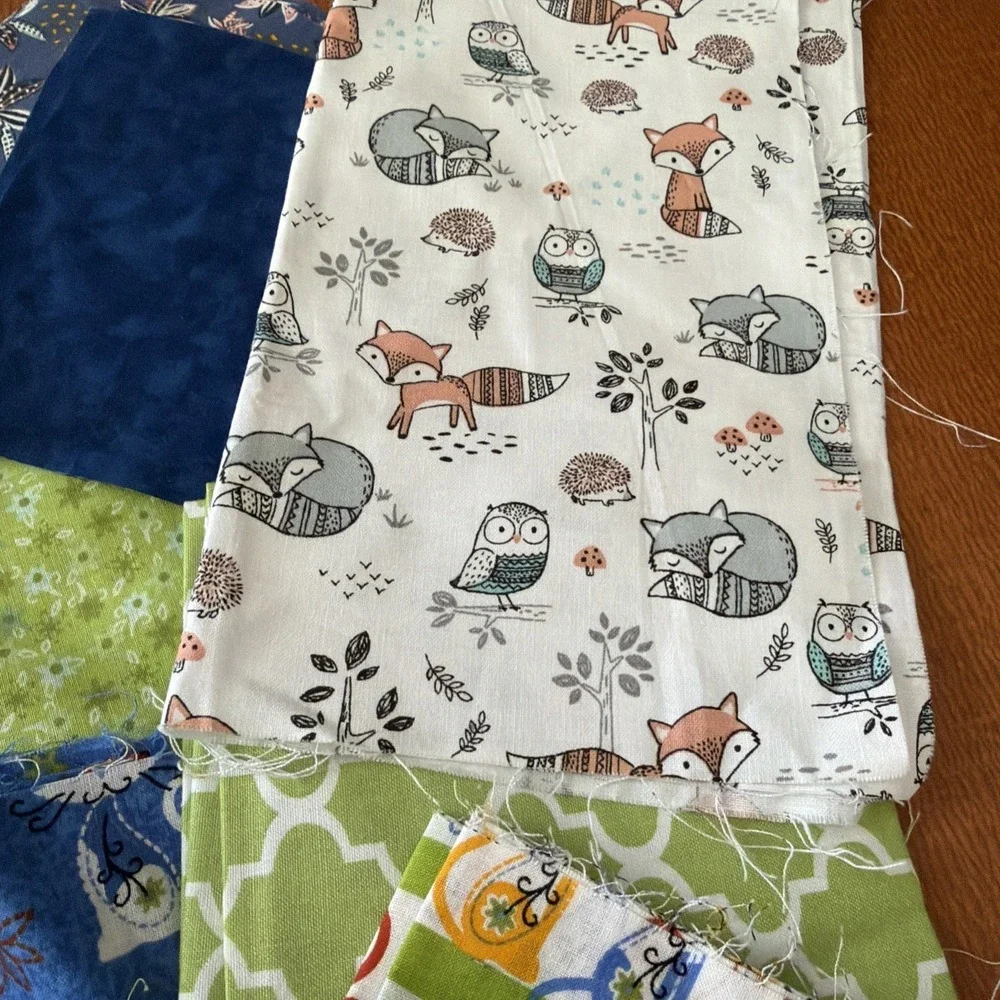 Fabric Squares & Remnants Mixed Lot‎